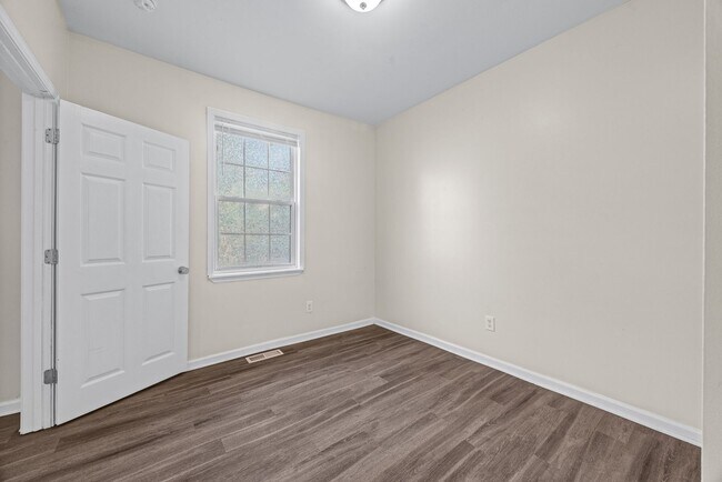 Building Photo - 1709 LeGrand Street