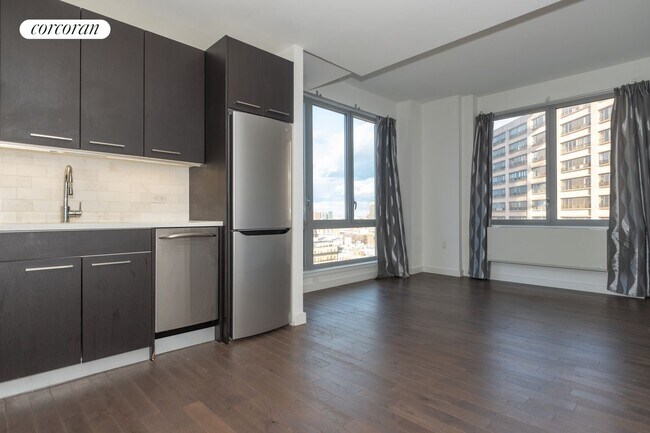 Primary Photo - 321 W 110th St