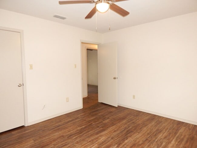 Building Photo - Whitehouse ISD! Lovely 3 Bedroom, 2 Bath Home