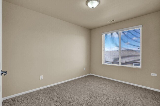 Building Photo - 5647 Celtic Cross Grove