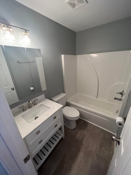 Building Photo - 103 Foxfire Dr
