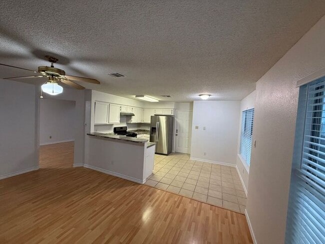 Building Photo - Spacious 3BR Austin Home with Fireplace & ...