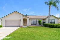 Building Photo - 9798 Country Oaks Dr