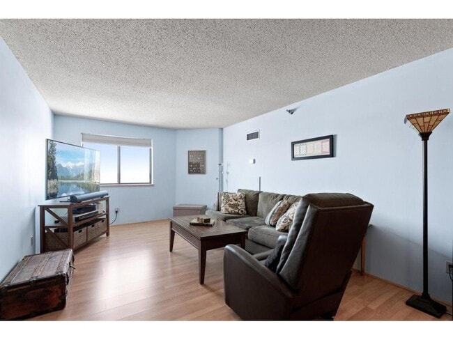 Building Photo - 78 10th St E