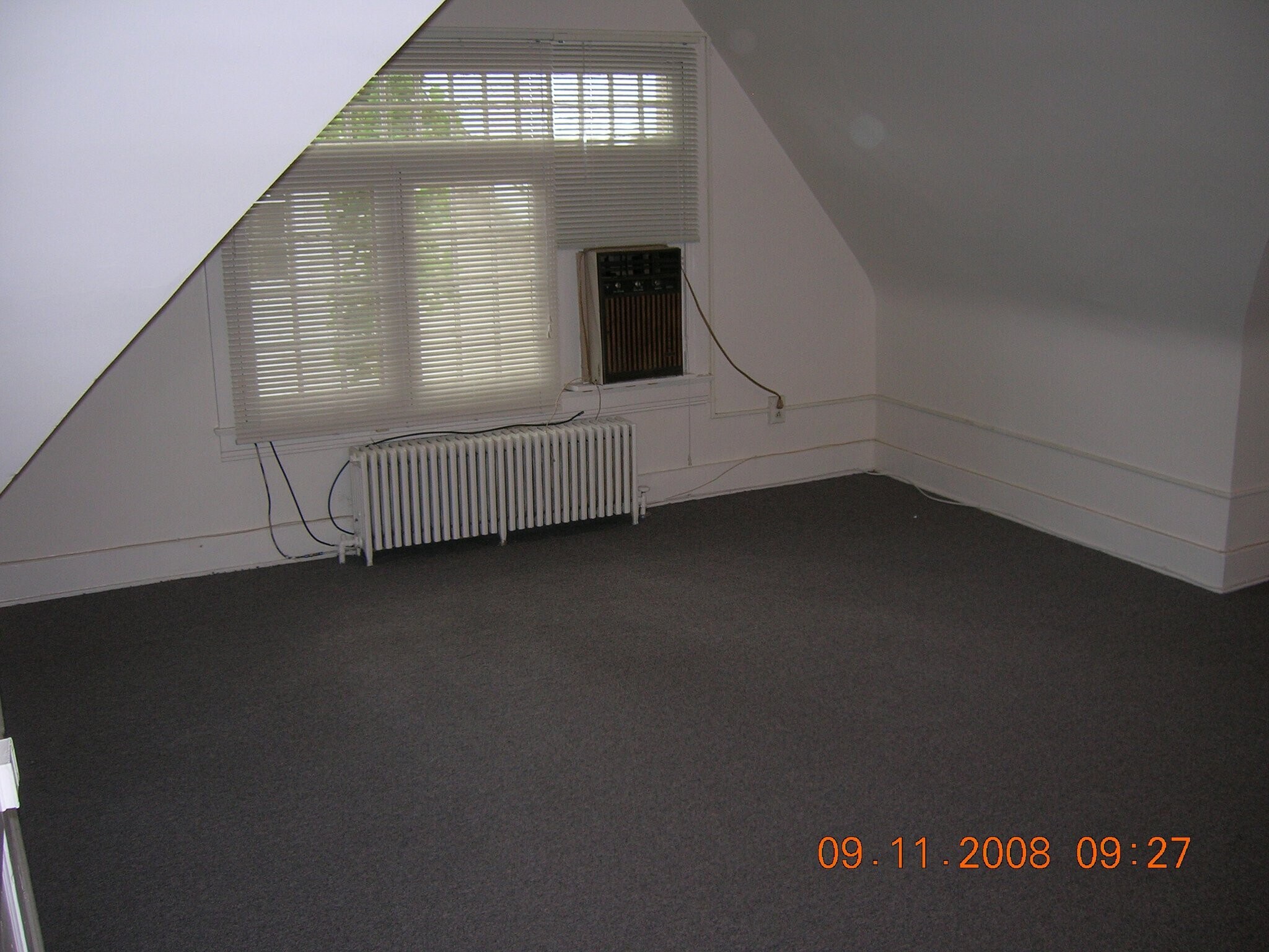 Building Photo - 323 N Hartley St