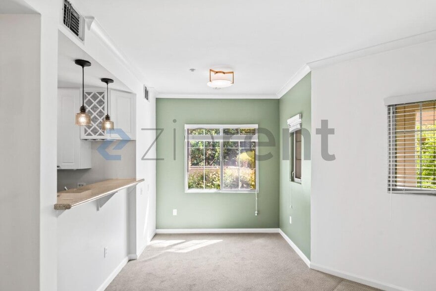 Building Photo - Unit 164