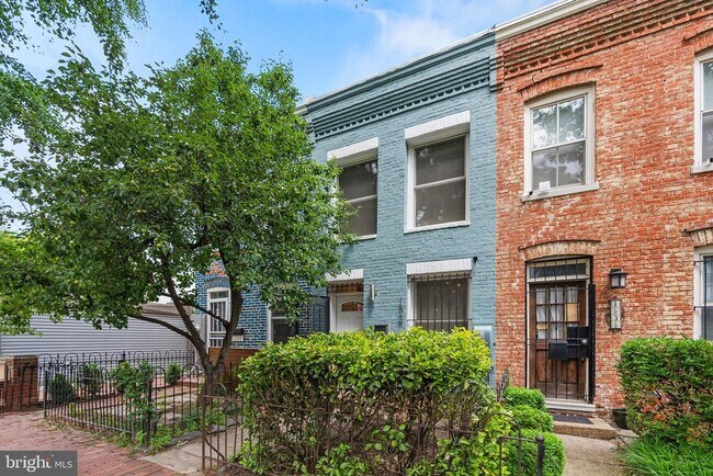 Building Photo - 1537 Marion St NW