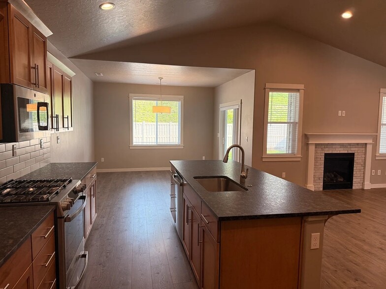 Building Photo - 10668 W Royal Fern Ct