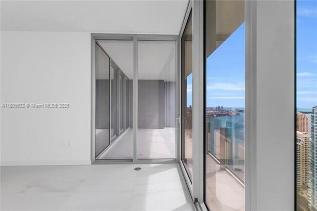 Building Photo - 300 Biscayne Blvd Way