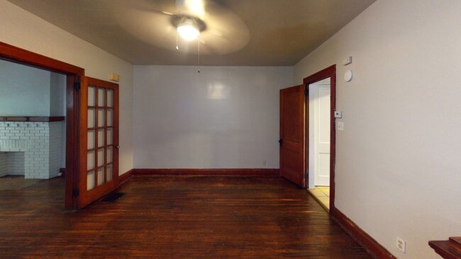 Building Photo - 383 E 13th Ave