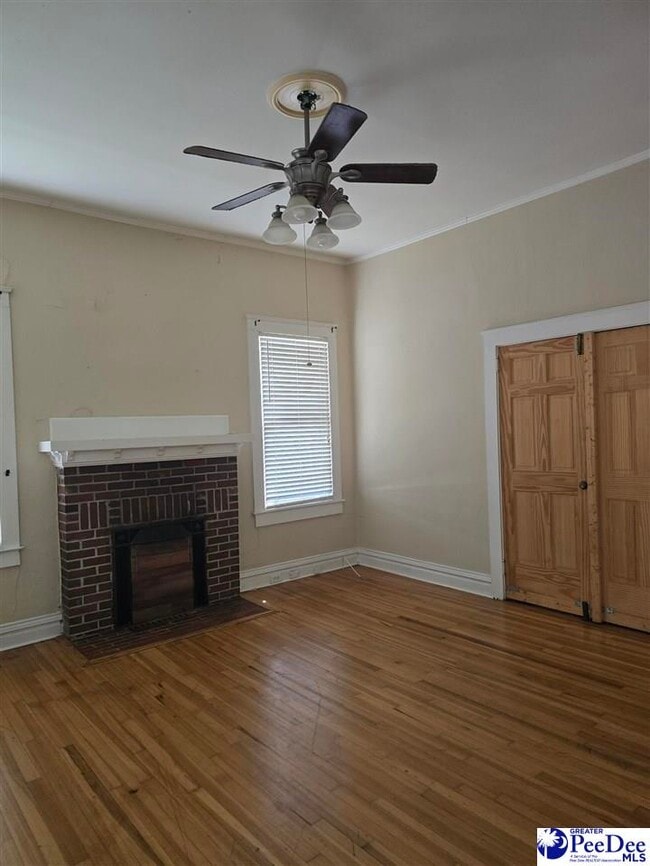 Building Photo - 515 Hickory St