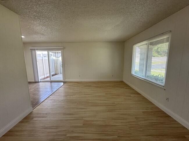 Building Photo - 12635 Franklin Ct