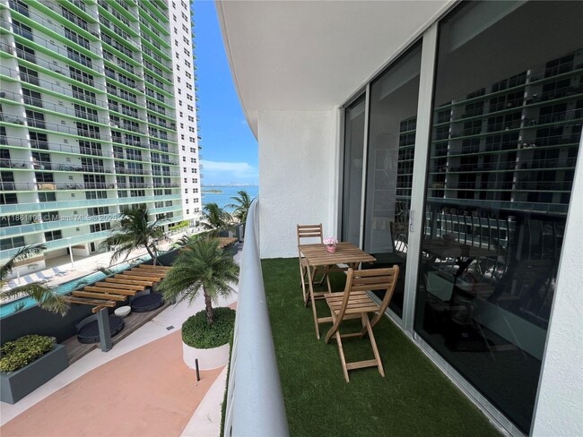 Building Photo - 1750 N Bayshore Dr