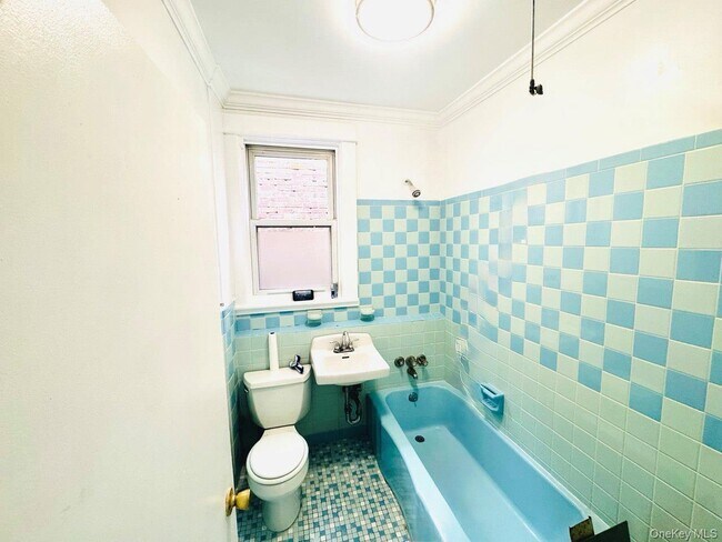 Building Photo - 438 Locust St