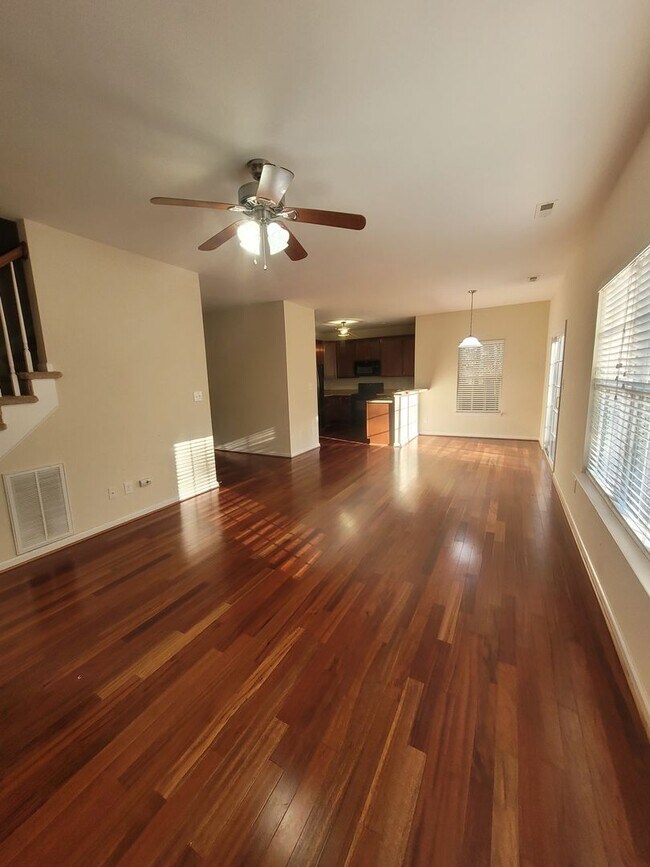 Building Photo - 8351 Thomas Jefferson Way