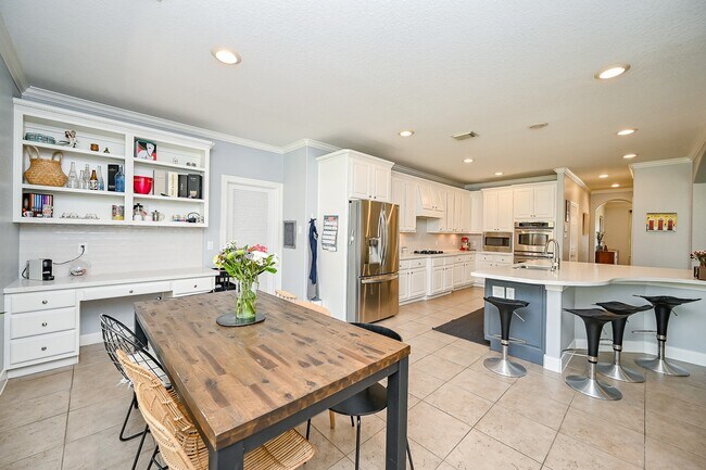 Building Photo - 6342 Collina Springs Ct