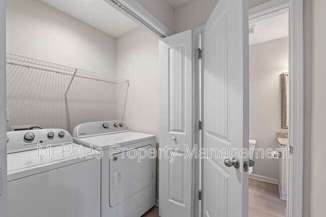 Building Photo - 959 Madrid Ct