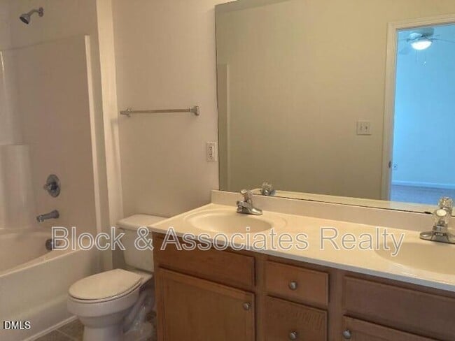 Building Photo - 8346 Glenwood Springs Ct