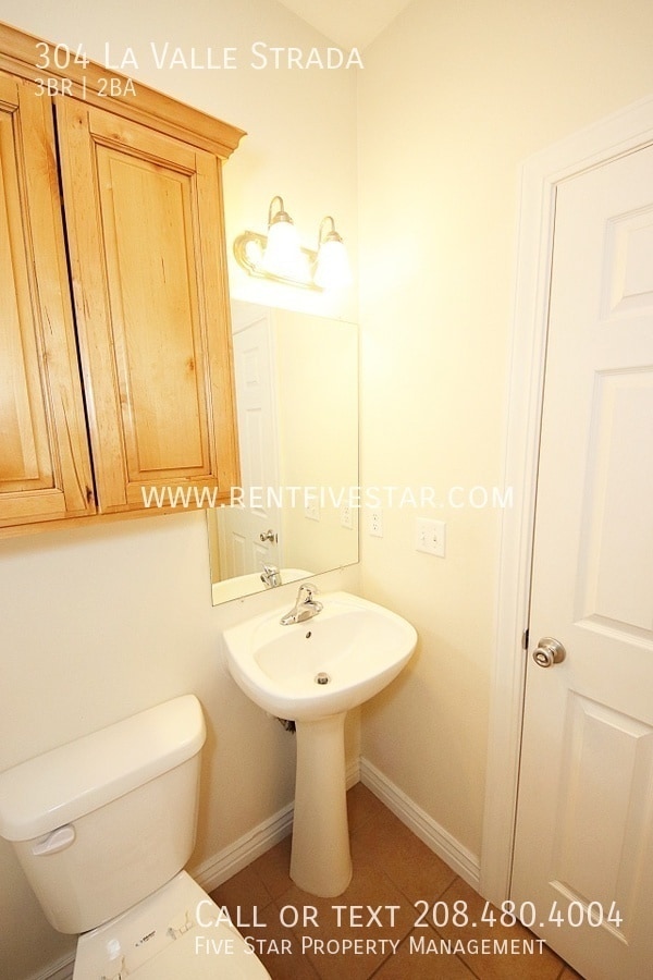 Building Photo - 304 La Valle Strada Ln