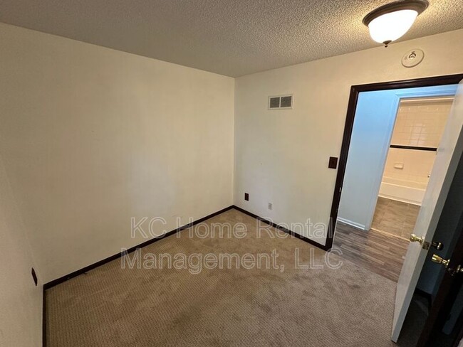 Building Photo - 17820 E Greentree Ave