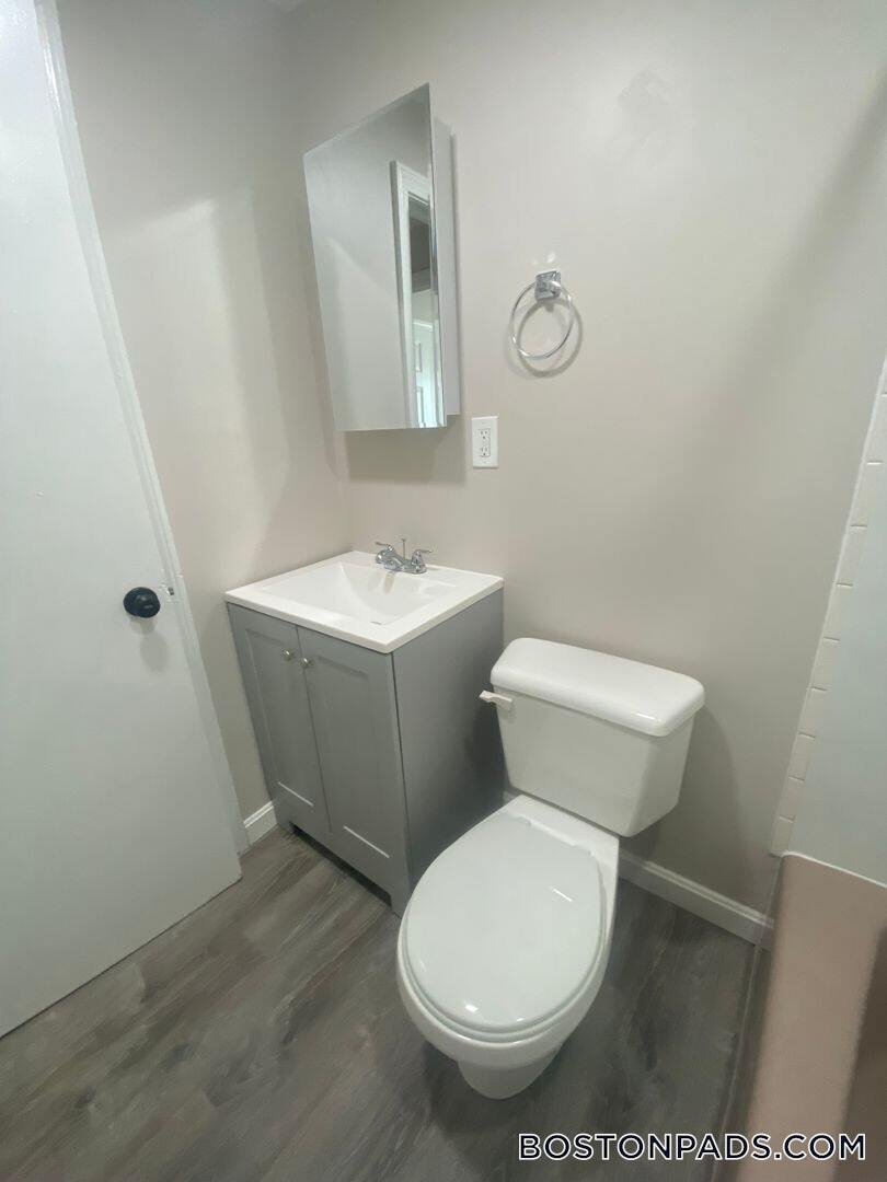 Building Photo - 140 Willard St