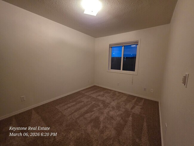 Building Photo - 15454