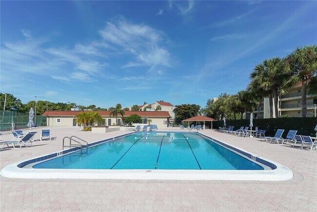 Building Photo - 4760 Gulf of Mexico Dr