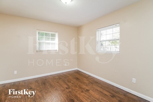 Building Photo - 2720 Erin Rd