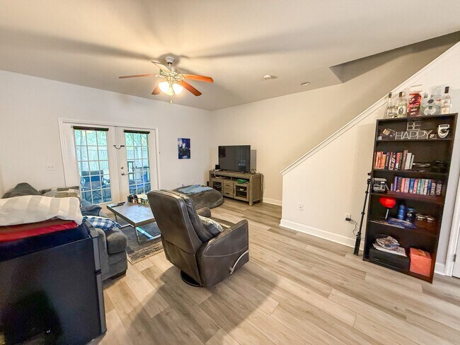 Building Photo - 2508 SW 35th Pl