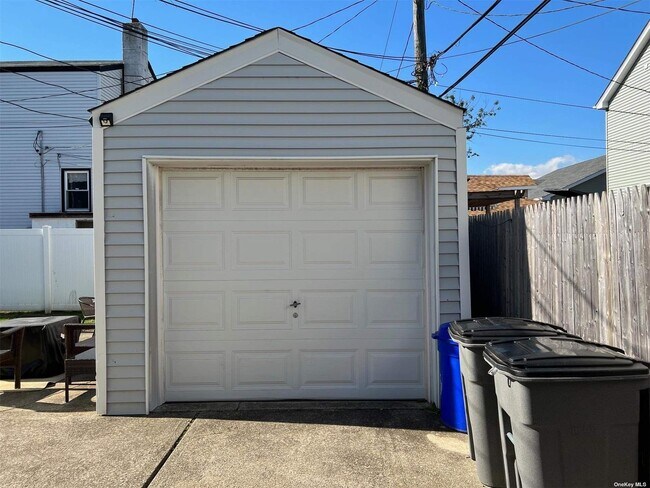 Building Photo - 563 Neptune Blvd