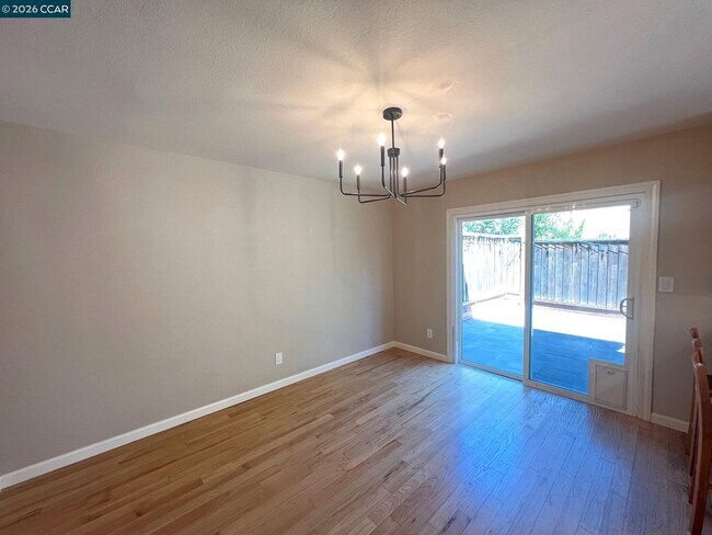 Building Photo - 1115 Crest Ridge Ln