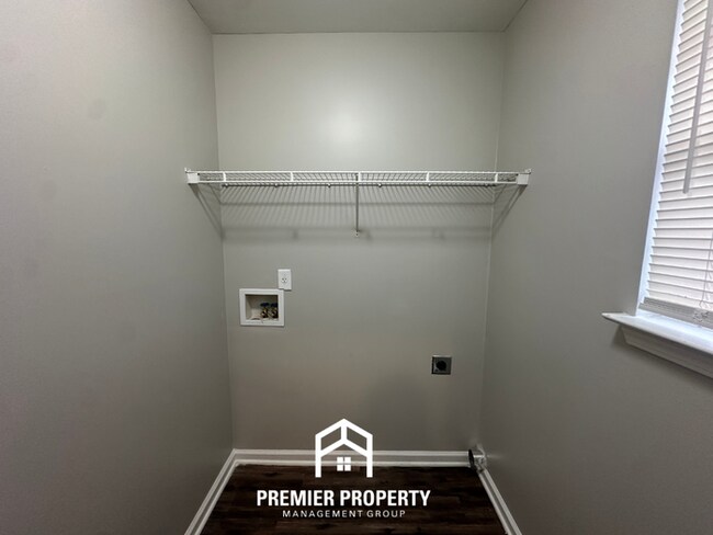 Building Photo - Newly Renovated 3BR Cordova Home | Vaulted Ceilings, Fireplace, 2-Car Garage & Luxury Primary Suite