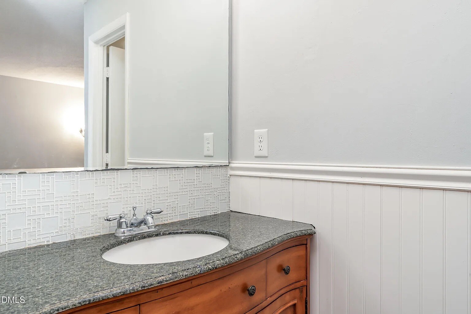 Building Photo - Room in Townhome on Sandy Creek Dr