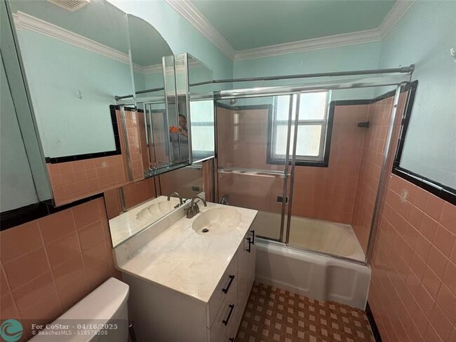 Building Photo - 280 NW 41st St