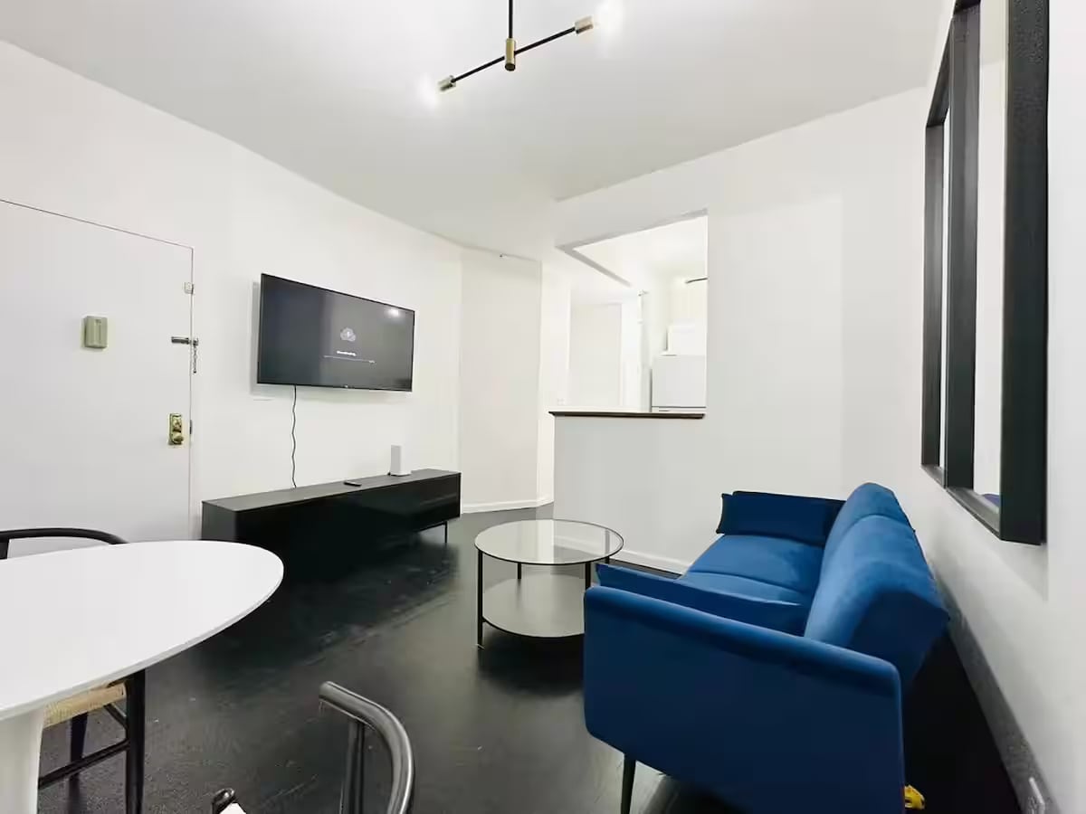 Building Photo - HUGE Room, 3 blocks to Prospect Park, HDTV #471