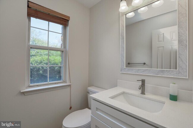 Building Photo - 20 Andover Cir