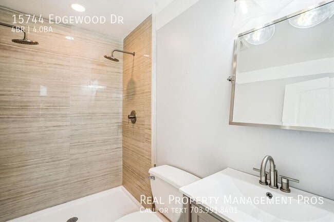 Building Photo - 15744 Edgewood Dr