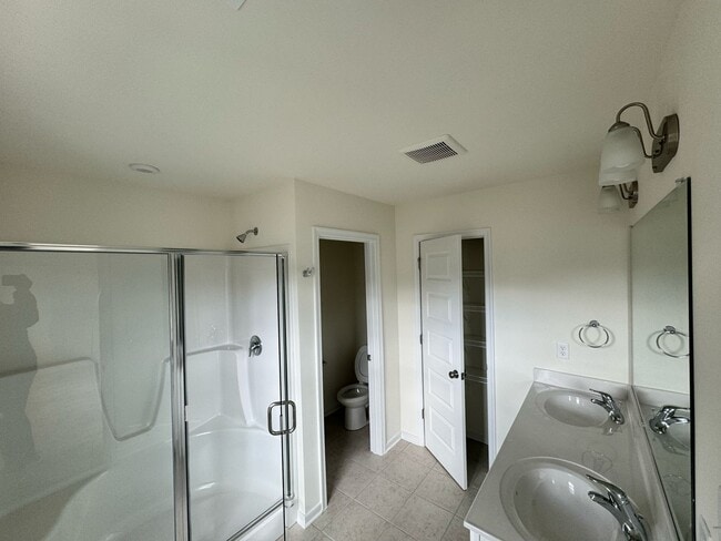 Building Photo - 18633 Palisades Rdg