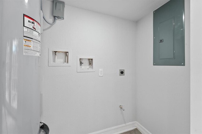 Building Photo - 1615 Hiller St