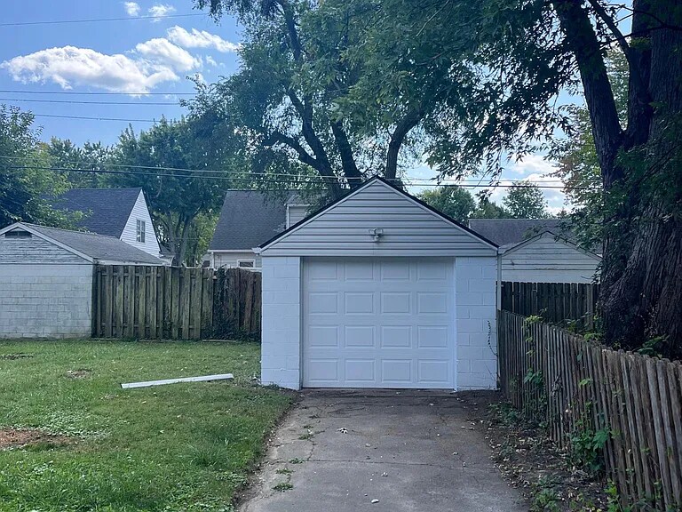Garage - 2613 East 58th Street