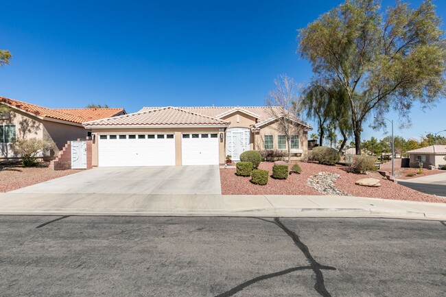 Primary Photo - Stunning Single-Story Home with Heated Poo...