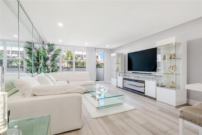 Building Photo - 100 Lincoln Rd