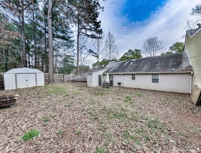 Building Photo - 4925 Farmstead Ct NE