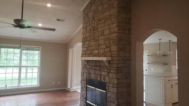 Building Photo - 350 Swindall Cir