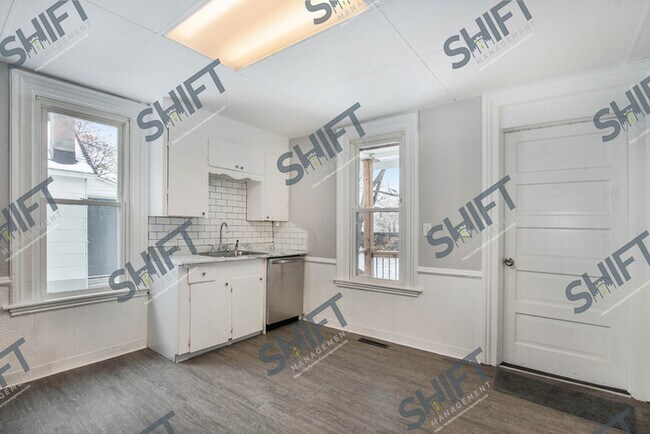 Building Photo - 214 Lexington #3: BEAUTIFUL updated three ...