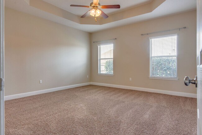 Building Photo - Spacious 4-Bedroom Home - Winners Gait