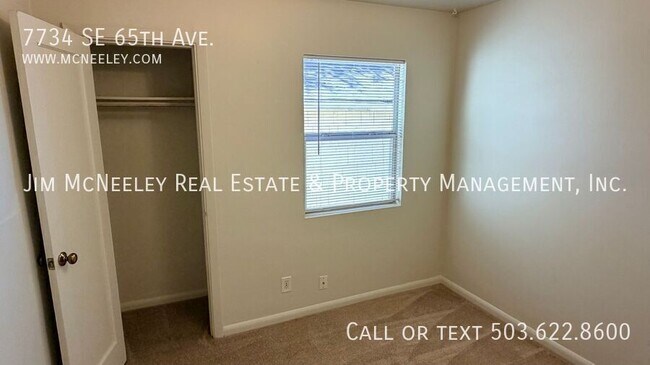 Building Photo - 7734 SE 65th Ave