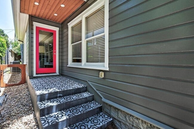 Building Photo - 3408 Bonnie Rd