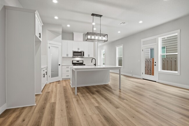 Building Photo - 1026-KE1026 Sassafras St