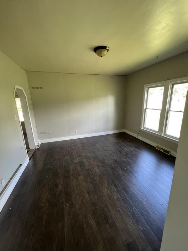 Building Photo - 1305 Princeton Ave